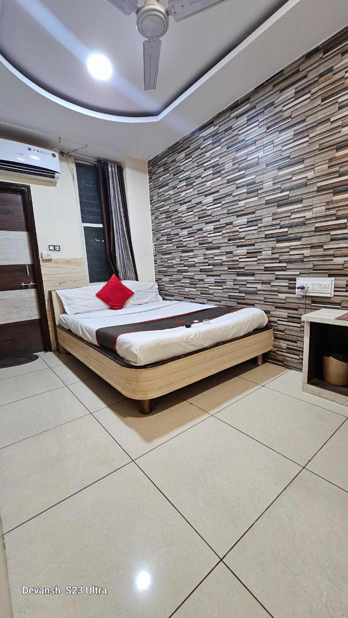 Capital O 4042 Hotel Mehar Residency Indore Exterior foto